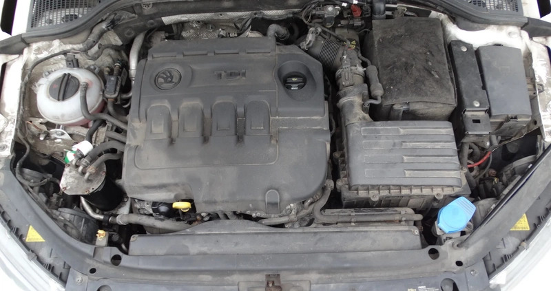 Skoda Octavia cena 36000 przebieg: 209587, rok produkcji 2016 z Poznań małe 56